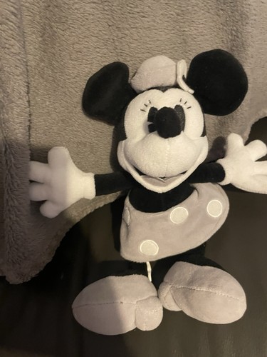 Black and white - and, minnie