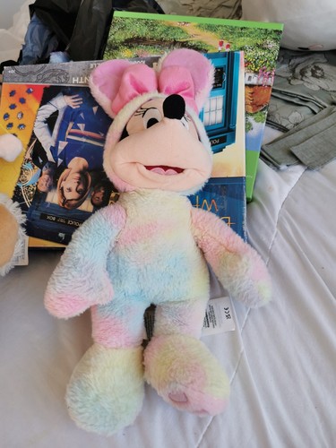 Minnie mouse plush - minnie,