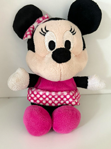 Posh paws disney - paws, minnie