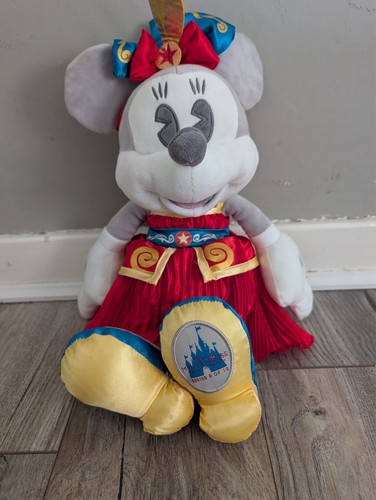 Disney minnie mouse - minnie, the