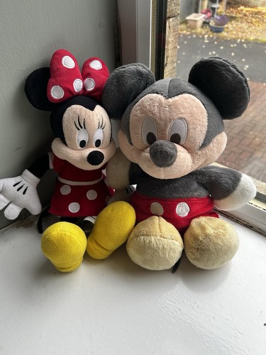 Mickey mouse and minnie - minnie,